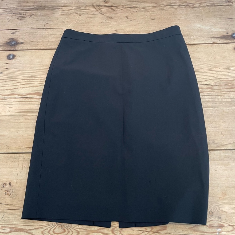 J. Crew black pencil skirt in size 2 wool stretch